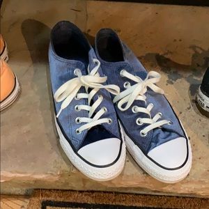 Blue velvet converse women’s size 7.5